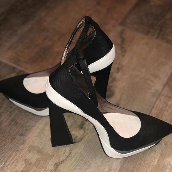 Jeffrey Campbell Black & White Heel. Worn 1x - Picture 2 of 3
